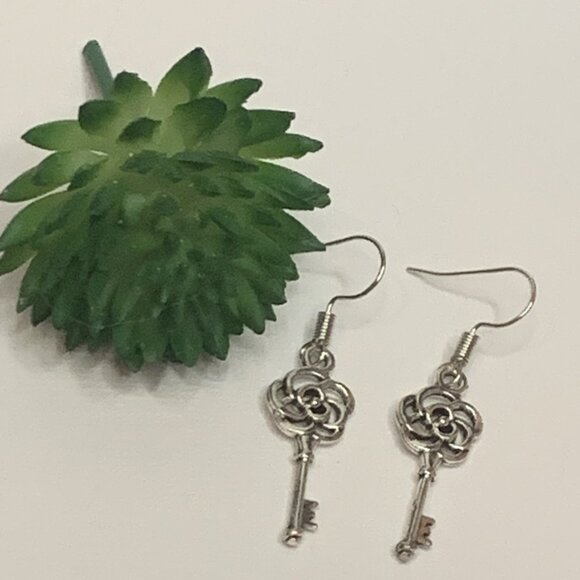 Celtic Earring, Lock and Key Earring, Love Earring, Valentine Earring, Gift Idea - Picture 2 of 4